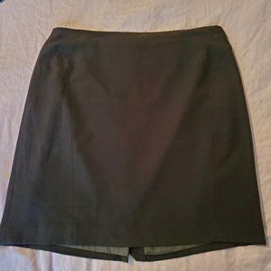 Black short basic skirt, lined